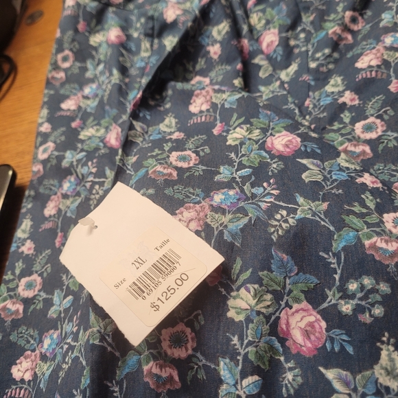 Man's Shirt - Picture 3 of 7